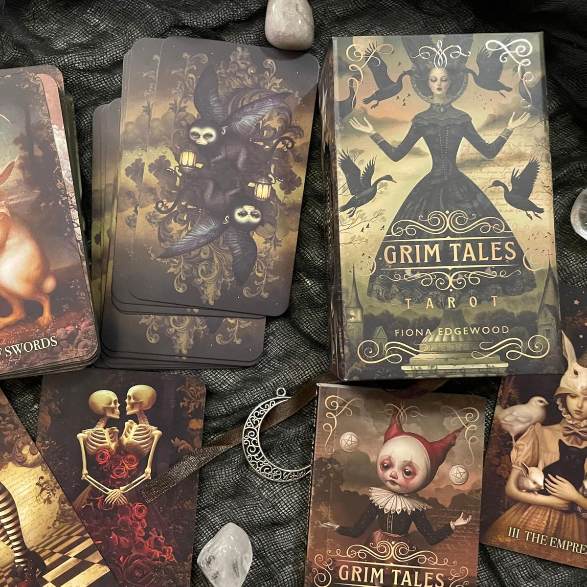 Grim Tales Tarot Deck and Guidebook: Enter the Dark Fairytale
